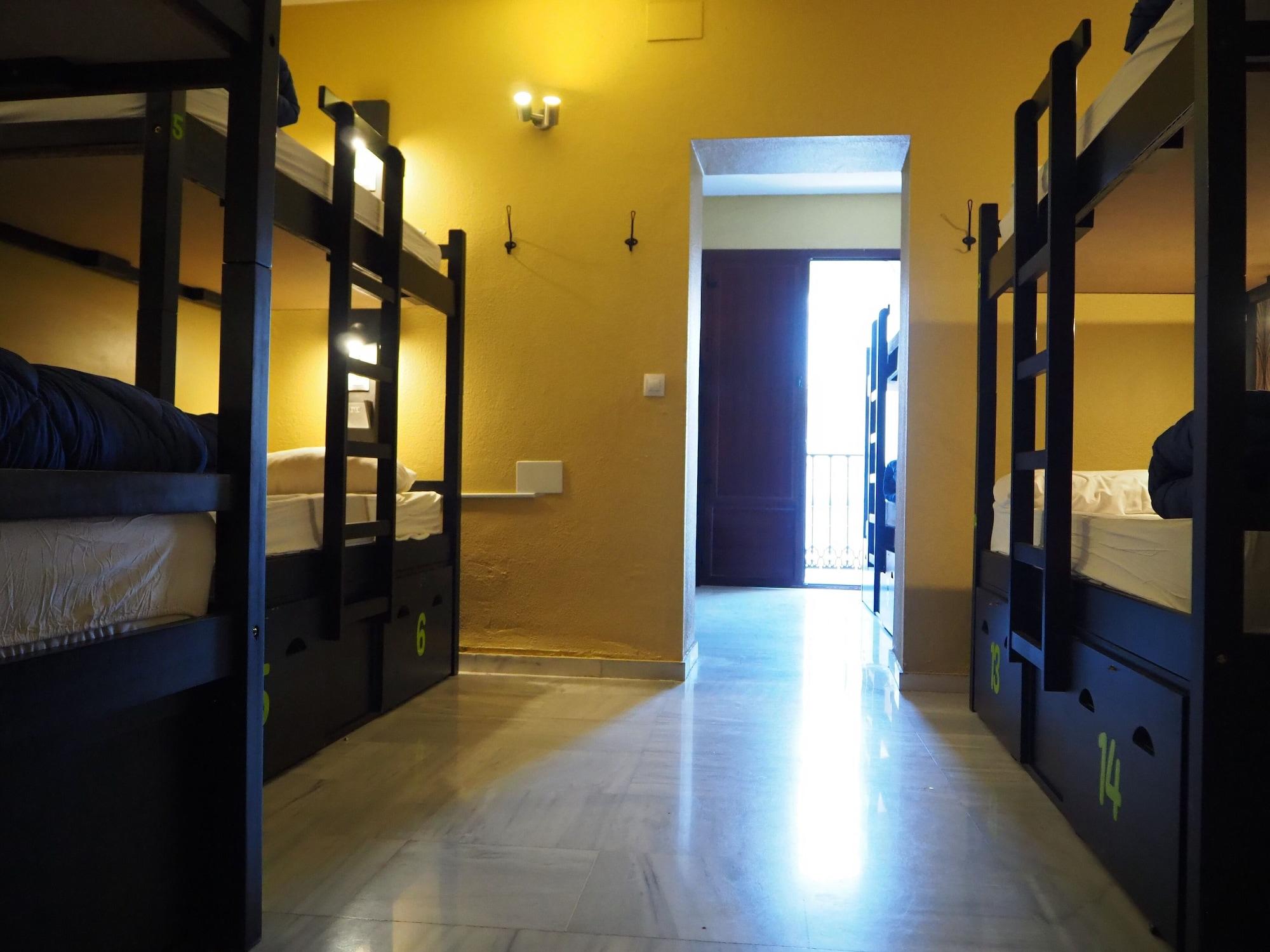 Oasis Backpackers' Palace Sevilla Bagian luar foto