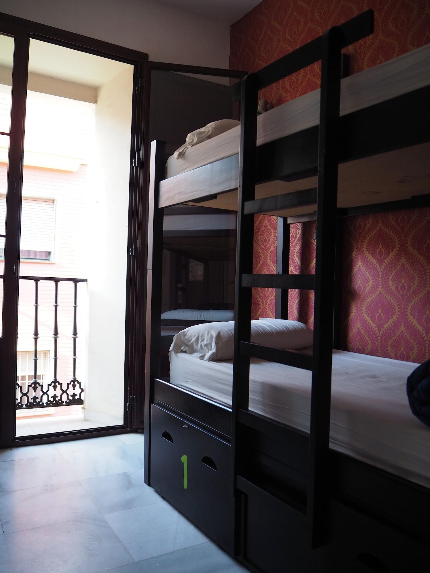 Oasis Backpackers' Palace Sevilla Bagian luar foto