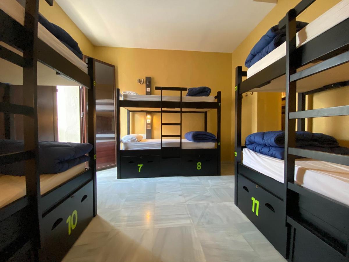 Oasis Backpackers' Palace Sevilla Bagian luar foto